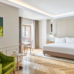 Classic King Room Accessible
